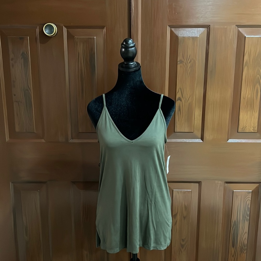NWT women’s Old Navy, extra small olive green tank top